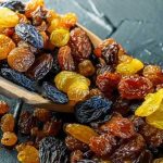 Healthy Tips: किशमिश खरीदते समय रखें सावधानी, इन गलतियों से बचें