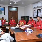 मुख्यमंत्री श्री विष्णु देव साय से भारतीय वायु सेना की सारंग हेलीकॉप्टर डिस्प्ले टीम ने की सौजन्य मुलाकात